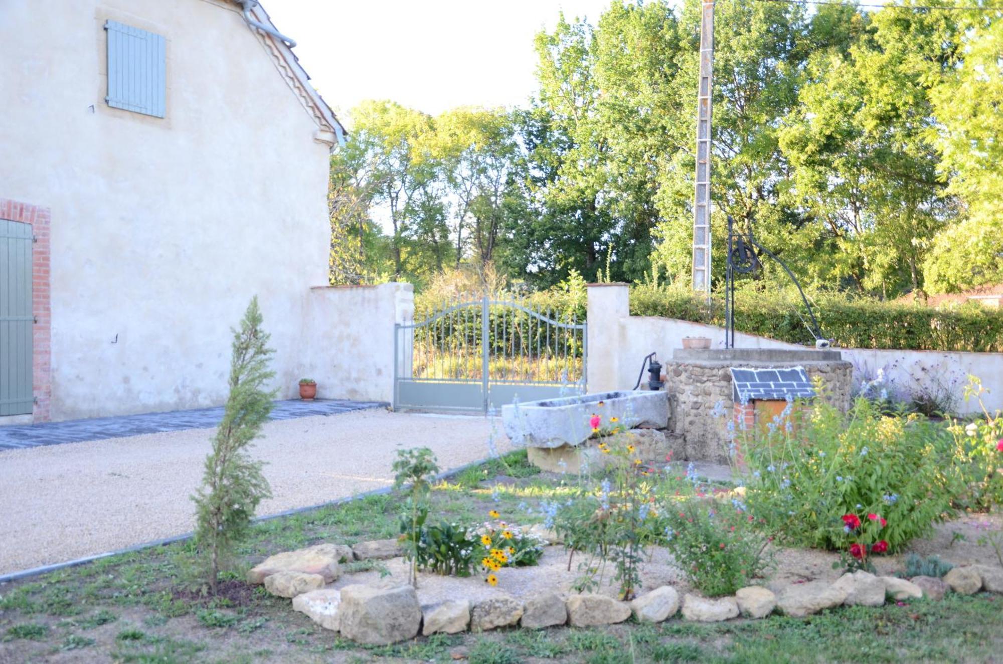 Ecogite Rural La Cle Des Champs Peyrelongue-Abos Oda fotoğraf